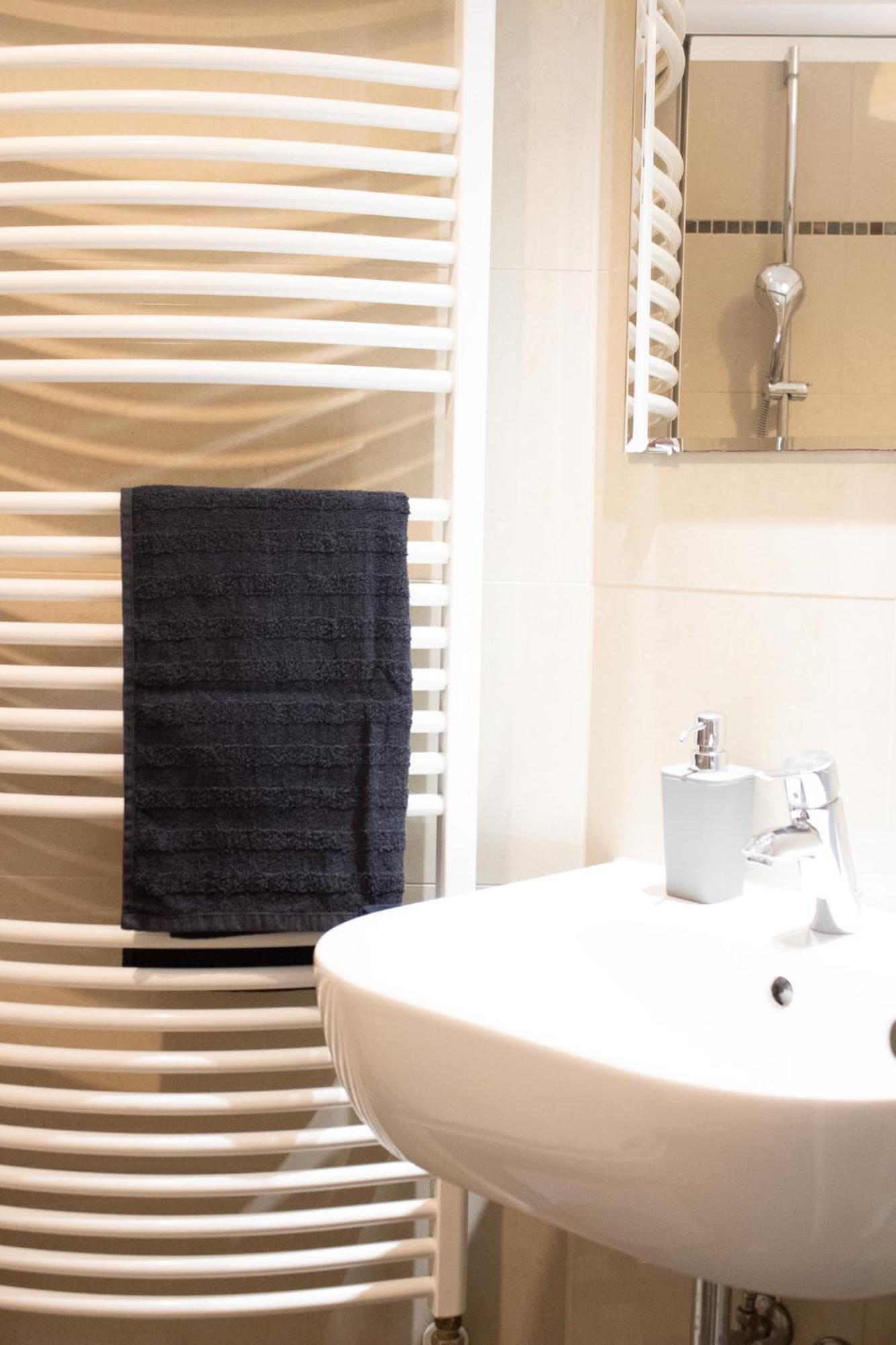 Apartment Wiesbaden Mitte, Zentral Am Park, Congresscenter 5 Min, Bahnhof 10Min Zewnętrze zdjęcie